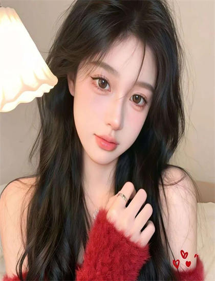 《玻璃鞋上的独舞》拍摄技巧分析：镜头语言与画面构图探讨